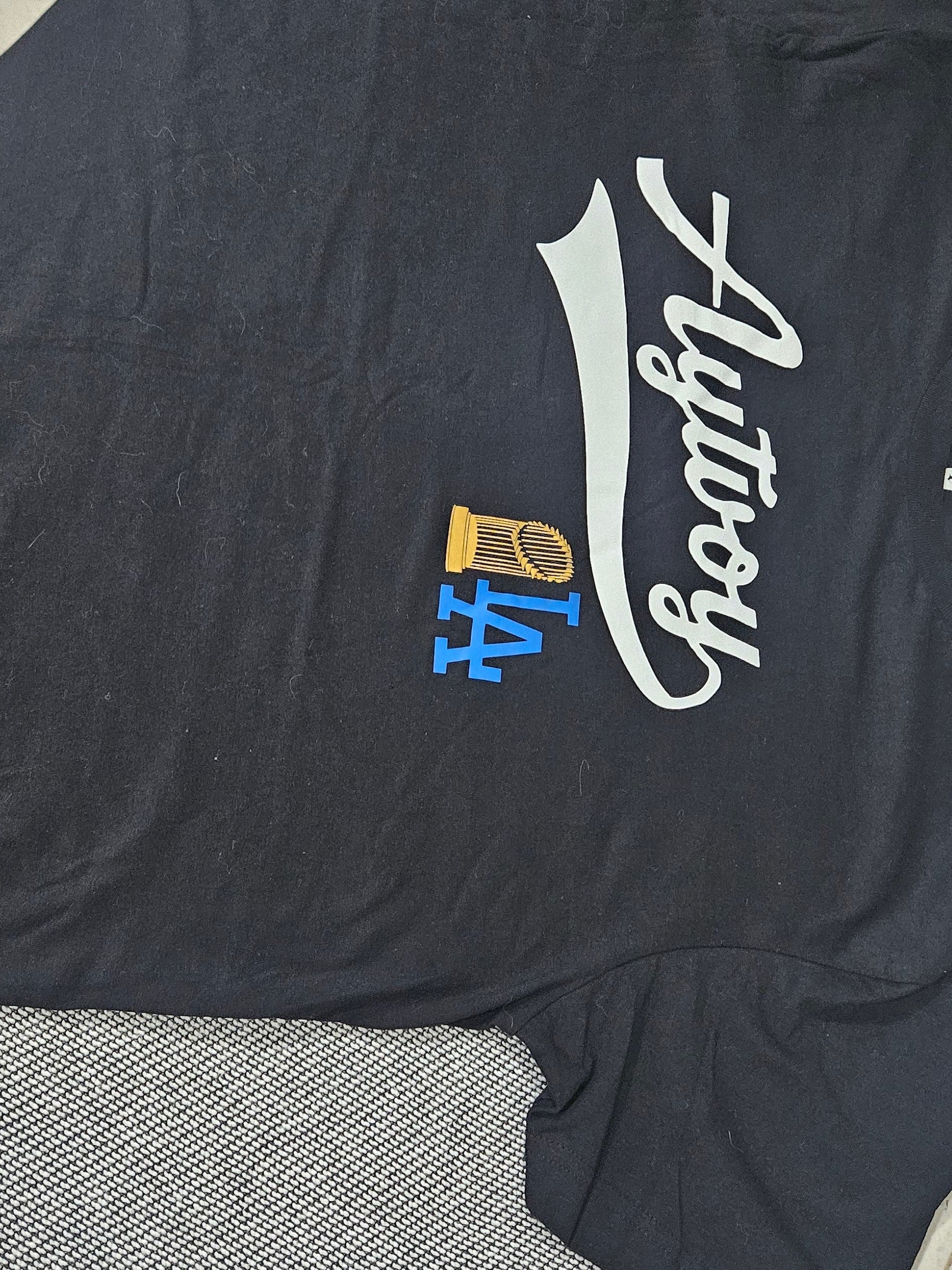 Aytvoy LA.. Last one size large