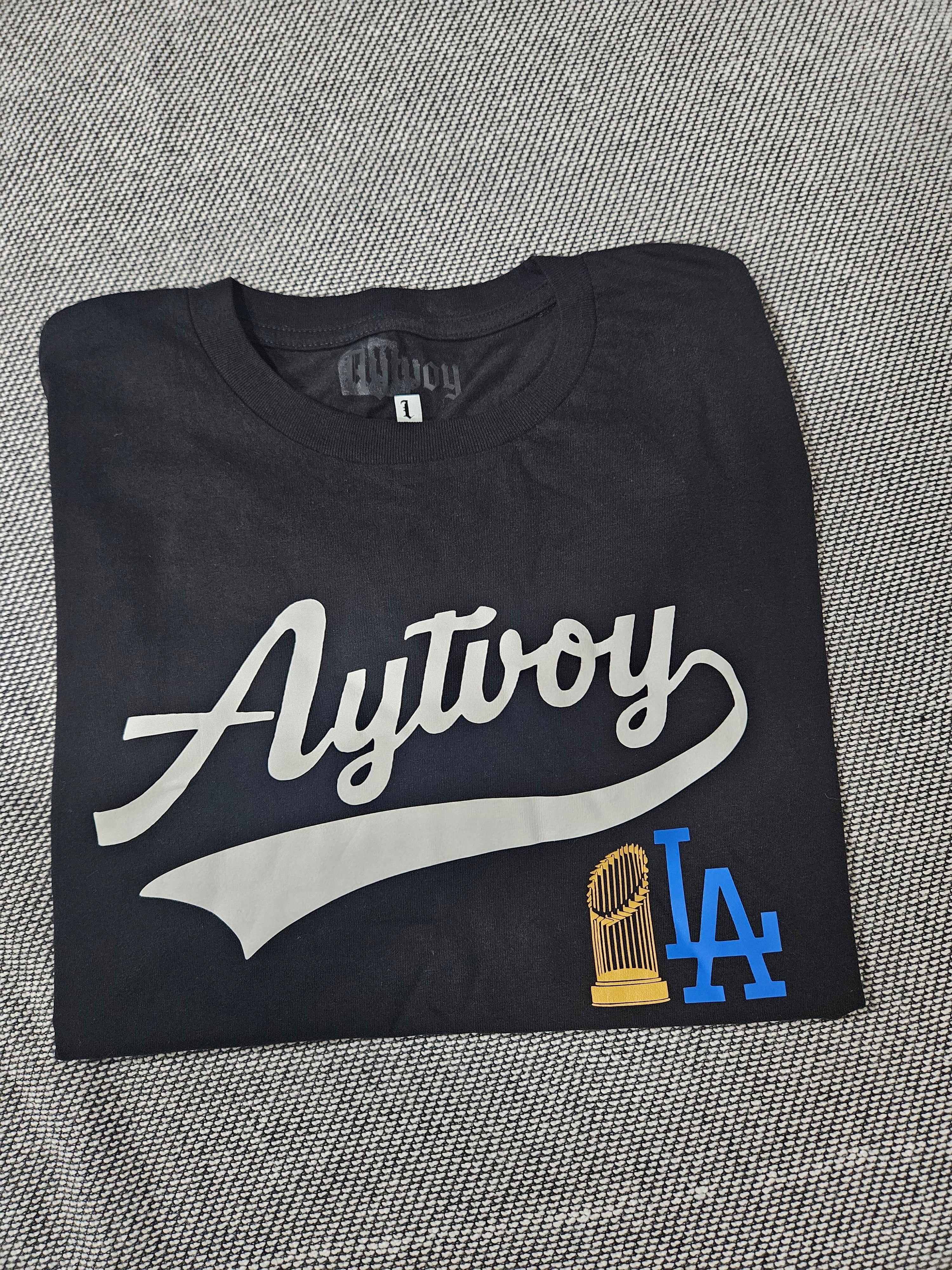 Aytvoy LA.. Last one size large