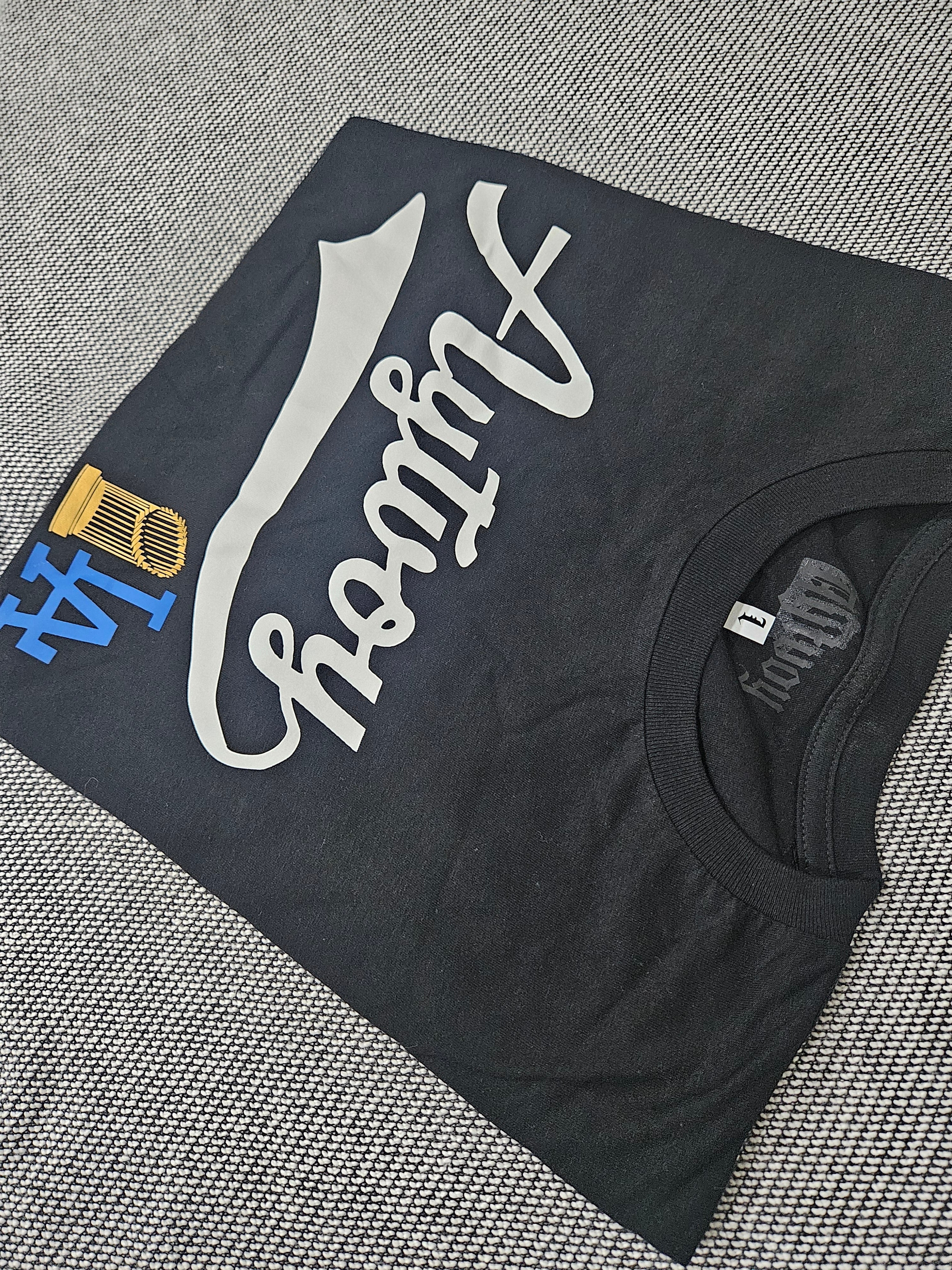 Aytvoy LA.. Last one size large